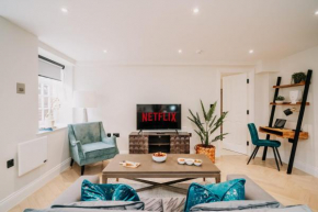Spacious City Pad Parking WiFi Family Contractors